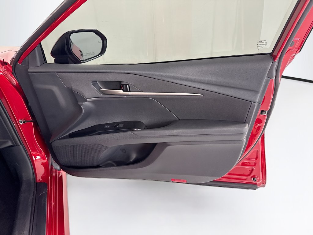 Used 2025 Toyota Camry LE FWD image 25