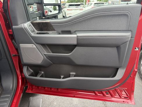 Used 2024 Ford F250 Lariat w/ Lariat Ultimate Package AWD/4WD image 19