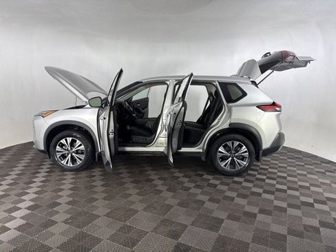 Certified 2021 Nissan Rogue SV image 9