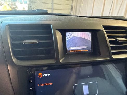Used 2011 Toyota Highlander SE w/ Tow Pkg FWD image 27