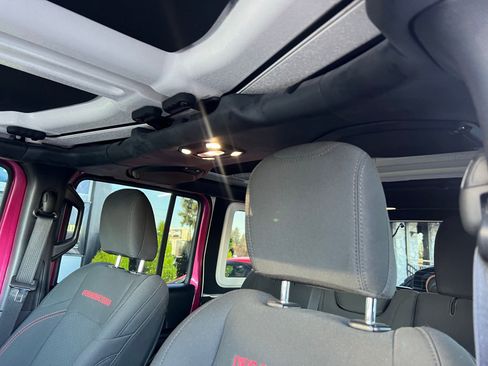 Used 2021 Jeep Wrangler Unlimited Rubicon w/ Xtreme Recon 35" Tire Package image 23