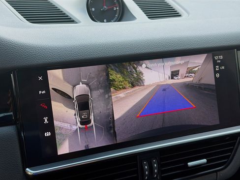 Used 2023 Porsche Cayenne Platinum Edition image 14