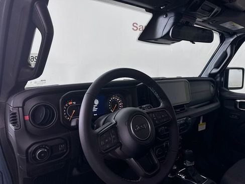New 2026 Jeep Wrangler Unlimited Rubicon AWD/4WD image 9