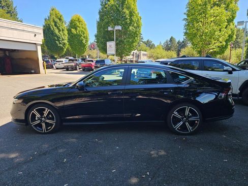 Used 2023 Honda Accord Sport image 4