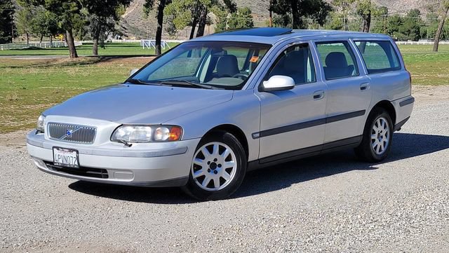 Used 2001 Volvo V70 2.4 FWD image 2