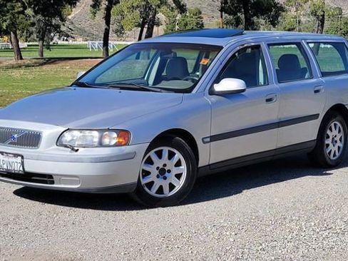 Used 2001 Volvo V70 2.4 image 2