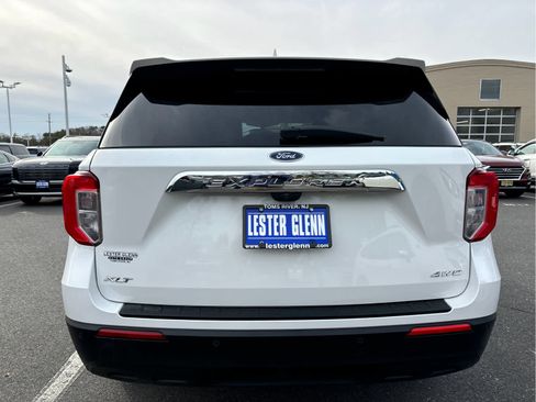 Used 2023 Ford Explorer XLT image 32