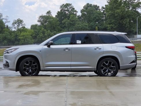 Used 2025 Lexus TX 500h AWD w/ Technology Package image 30