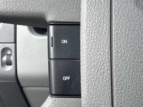 Used 2005 Ford F150 XLT image 16