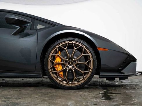 Used 2023 Lamborghini Huracan Tecnica image 11