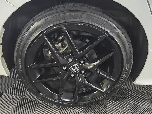 Used 2025 Honda Civic Sport image 14