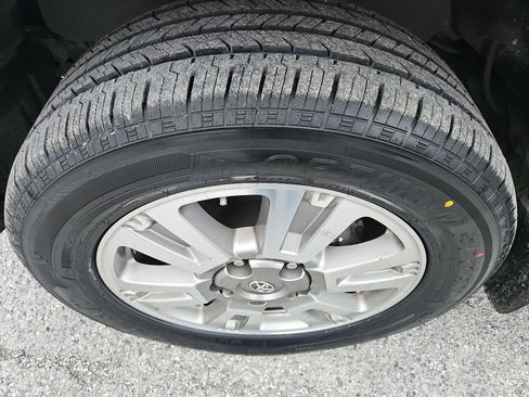 Used 2014 Toyota Tundra 1794 Edition image 12