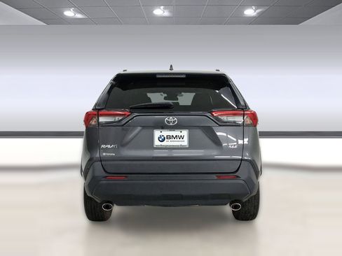 Used 2021 Toyota RAV4 XLE w/ Convenience Package image 10