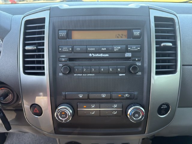 Used 2010 Nissan Frontier LE w/ LE Value Truck Pkg RWD image 28