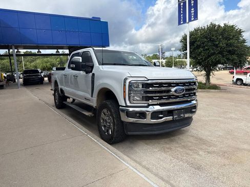 Used 2023 Ford F250 Lariat w/ Lariat Ultimate Package AWD/4WD image 2
