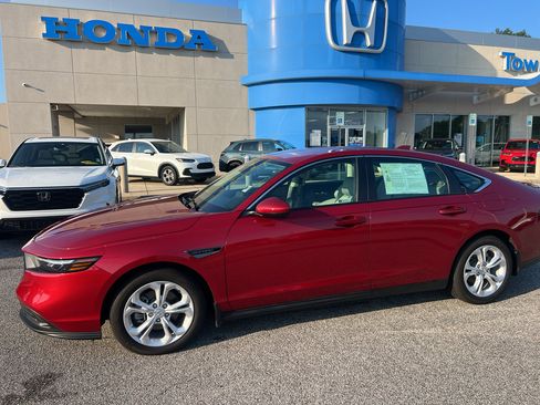 Certified 2025 Honda Accord LX image 1