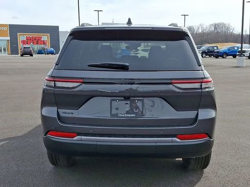 New 2026 Jeep Grand Cherokee Altitude AWD/4WD image 9