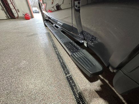 Used 2023 GMC Sierra 1500 SLT image 12