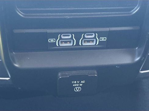 Used 2021 RAM 2500 Laramie w/ Chrome Appearance Group AWD/4WD image 26