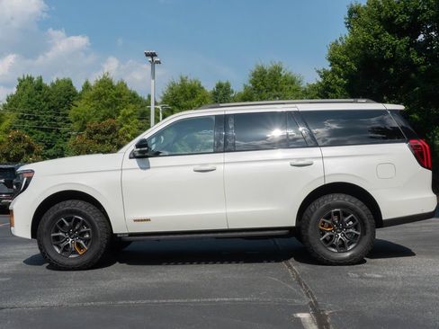 Used 2025 Ford Expedition Tremor AWD/4WD image 6