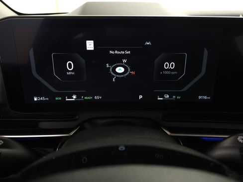 Used 2025 Kia Carnival SX Prestige image 22