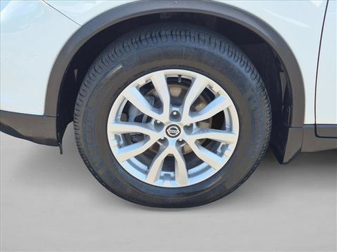 Used 2020 Nissan Rogue SV FWD image 22
