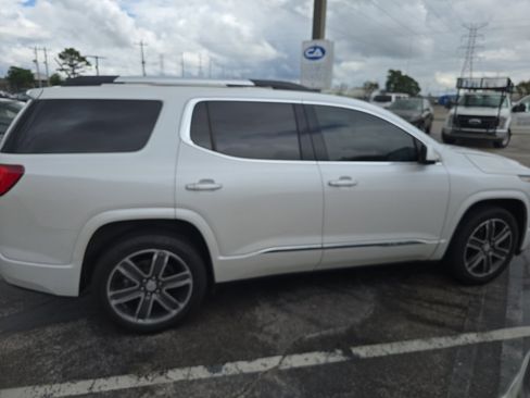 Used 2017 GMC Acadia Denali AWD/4WD image 2