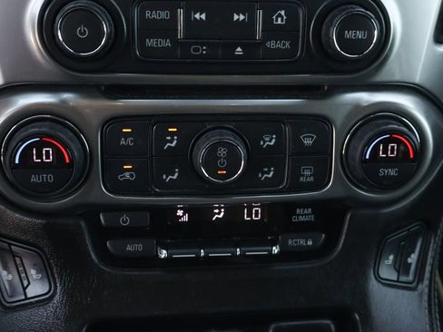 Used 2019 Chevrolet Suburban LT RWD image 38