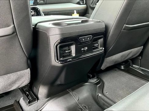 Used 2024 GMC Sierra 2500 AT4 w/ AT4 Preferred Package AWD/4WD image 11