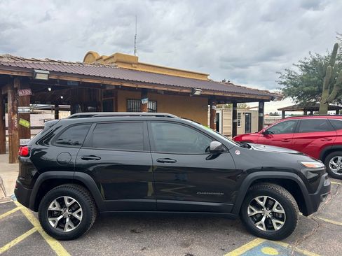 Used 2016 Jeep Cherokee Trailhawk w/ Comfort/Convenience Group image 6