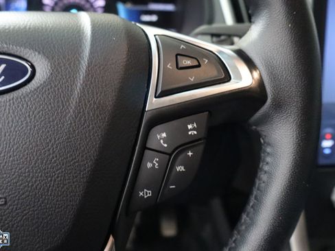 Used 2024 Ford Edge SEL w/ Convenience Package image 16