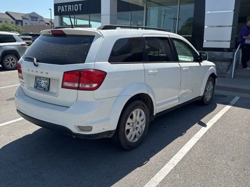 Used 2019 Dodge Journey SE FWD image 9