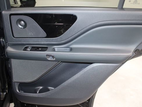 New 2025 Lincoln Aviator 2WD w/ Jet Appearance Package image 32