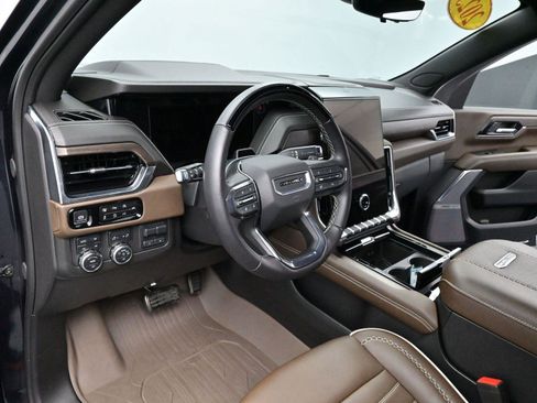 Used 2025 GMC Yukon XL Denali Ultimate w/ LPO, Floor Liner Package image 19