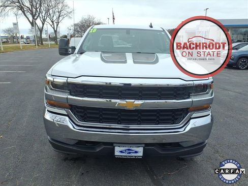 Used 2018 Chevrolet Silverado 1500 LT w/ Trailering Package image 2