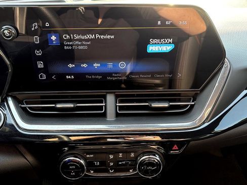 Certified 2025 Chevrolet Trax RS w/ Driver Confidence Package image 22