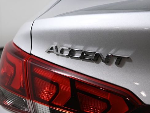 Used 2022 Hyundai Accent Limited FWD image 33