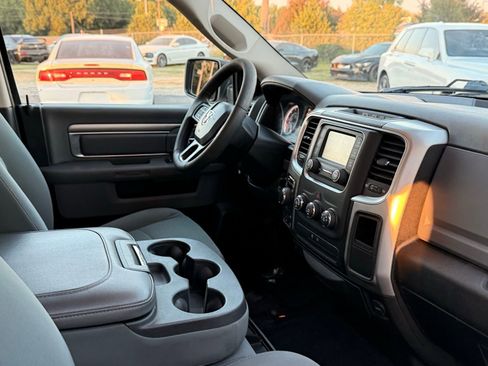 Used 2020 RAM 1500 Classic SLT image 21