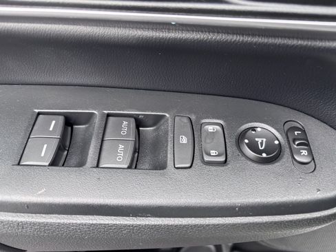 Used 2018 Honda CR-V Touring image 21