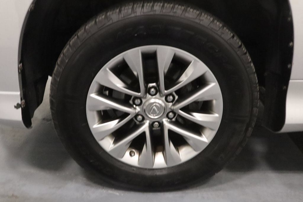 Used 2014 Lexus GX 460 Luxury AWD/4WD image 26