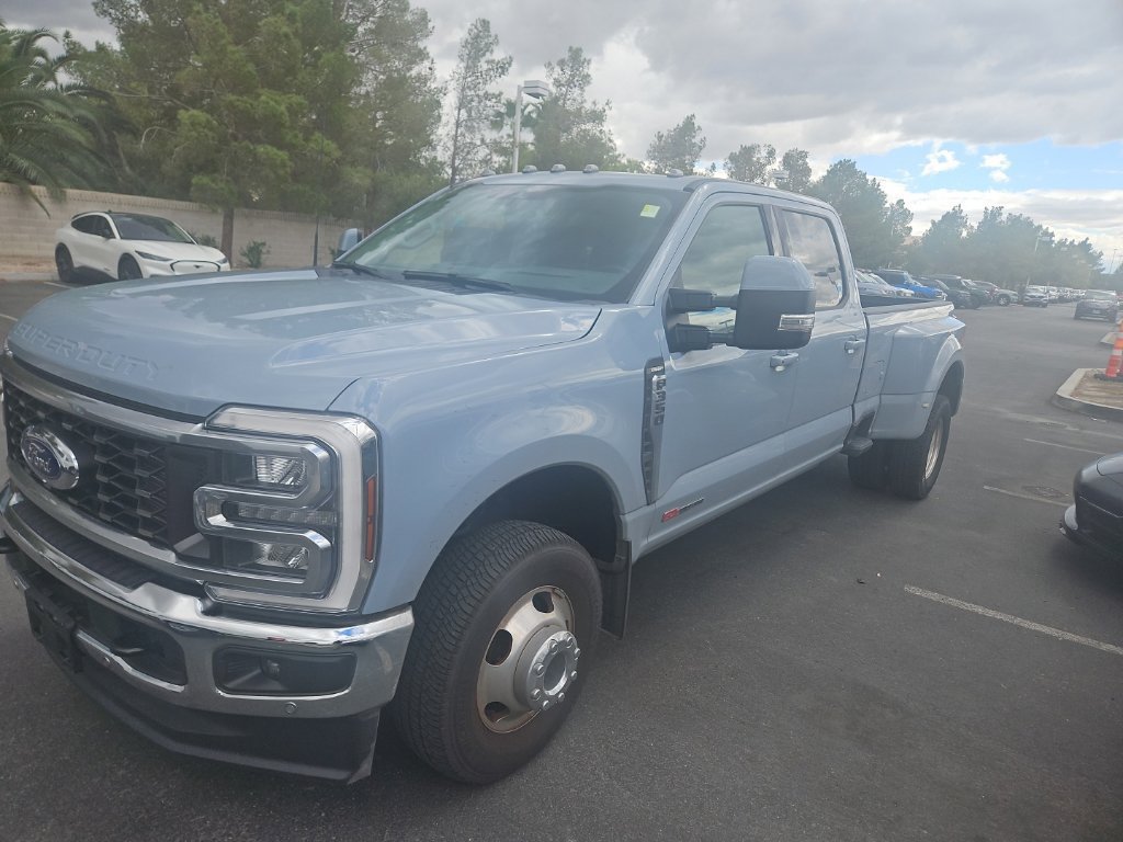 Used 2024 Ford F350 Lariat w/ Lariat Ultimate Package AWD/4WD image 2