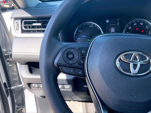 Used 2022 Toyota RAV4 XLE w/ Convenience Package AWD/4WD image 22