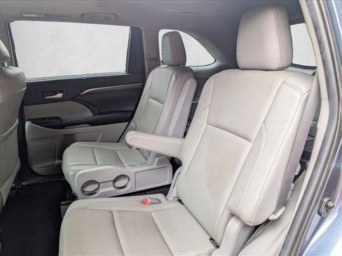 Used 2019 Toyota Highlander Limited image 12
