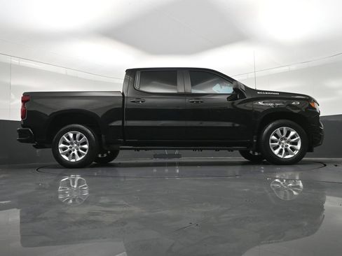 Used 2022 Chevrolet Silverado 1500 Custom RWD image 32