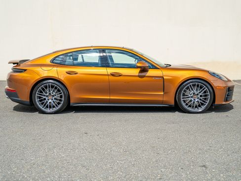 Certified 2025 Porsche Panamera 4 AWD/4WD image 8