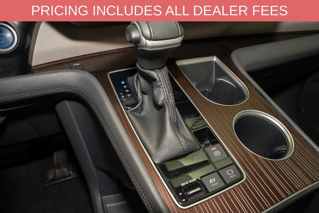 Certified 2023 Toyota Sienna XLE FWD image 18