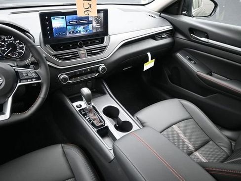 New 2026 Nissan Altima 2.5 SR FWD image 10