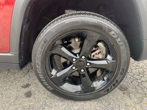 Used 2023 Jeep Grand Cherokee Altitude image 29