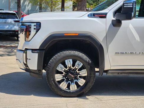 Used 2024 GMC Sierra 2500 Denali w/ Denali Reserve Package AWD/4WD image 8