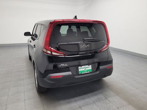 Used 2022 Kia Soul LX w/ Technology Package FWD image 6